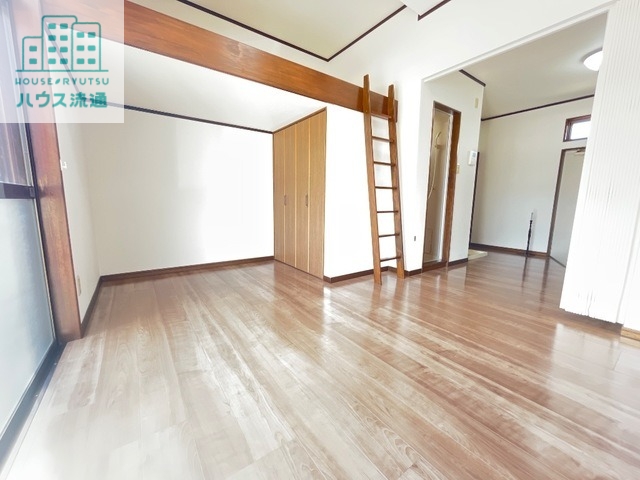 居室・リビング　※同タイプ別号室のお写真です