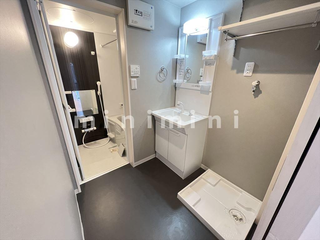 洗面設備　同シリーズの別物件のものです。現状優先。