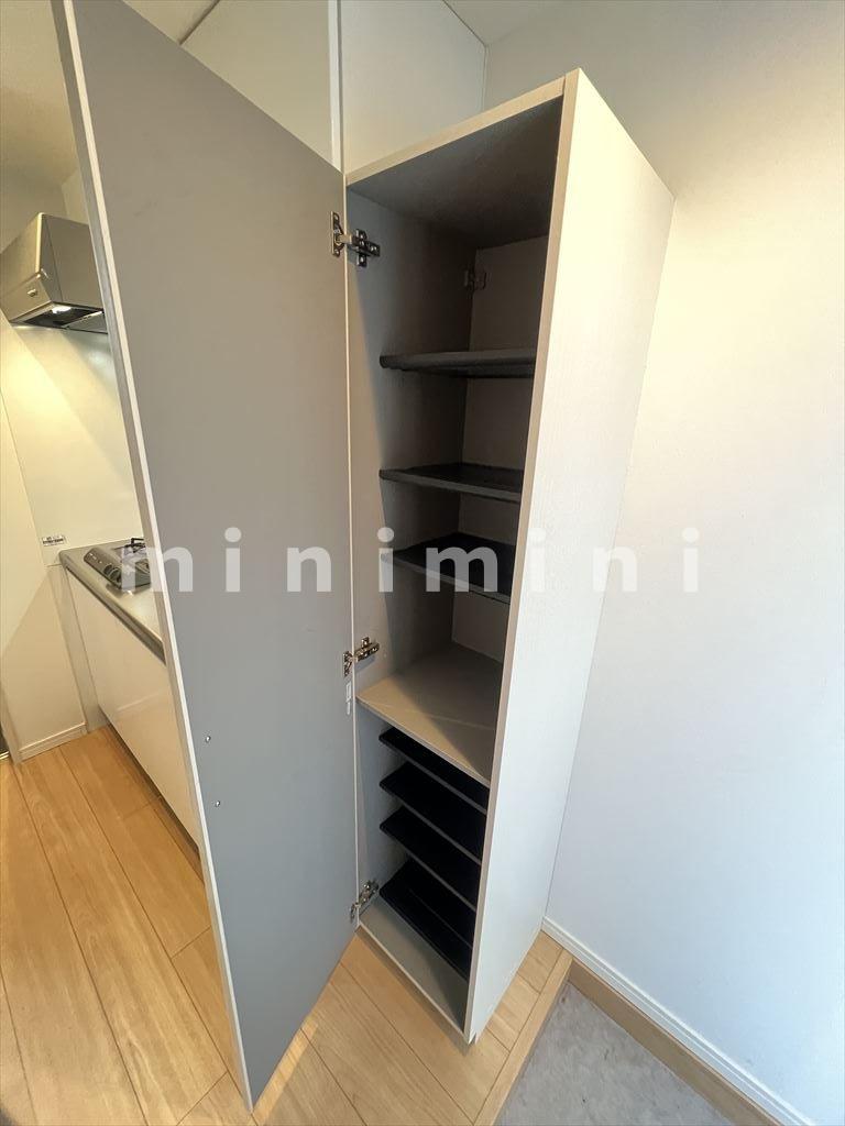 玄関　同シリーズの別物件のものです。現状優先。