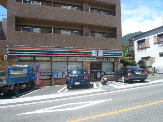 コンビニ　セブンイレブン上安２丁目店（コンビニ）まで227m