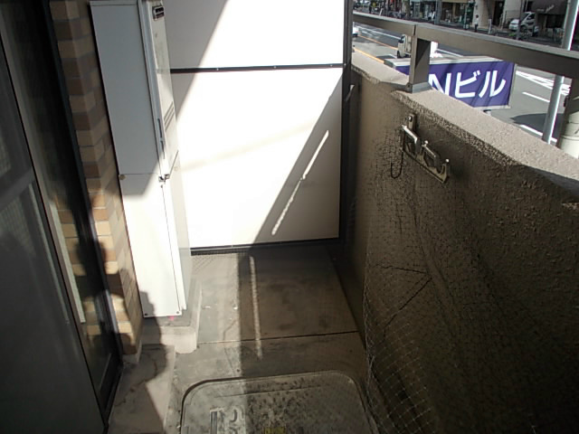 バルコニー　日当たりのいいベランダ