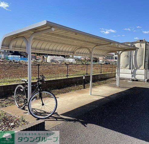 その他　屋根付き駐輪場