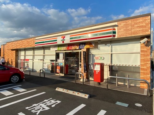 コンビニ　セブン-イレブン 成田囲護台南店（コンビニ）まで275m