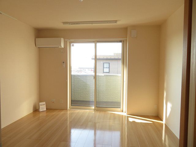 居室・リビング　※別部屋参考写真