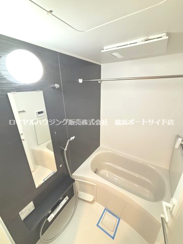 バス・シャワールーム　※同タイプの室内写真になります。