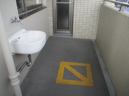 バルコニー　バルコニーにスロップシンク