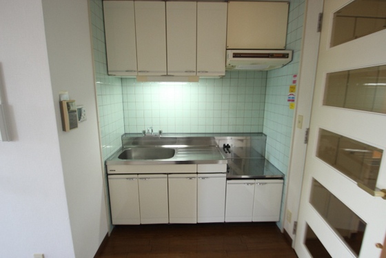 キッチン　※別部屋の写真です