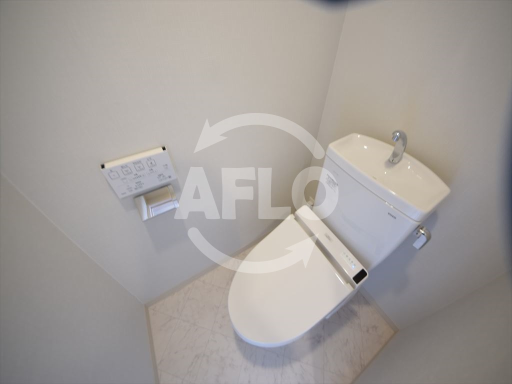 トイレ　エグゼ難波西III　トイレ