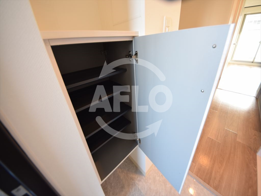 収納　エグゼ難波西III　シューズボックス