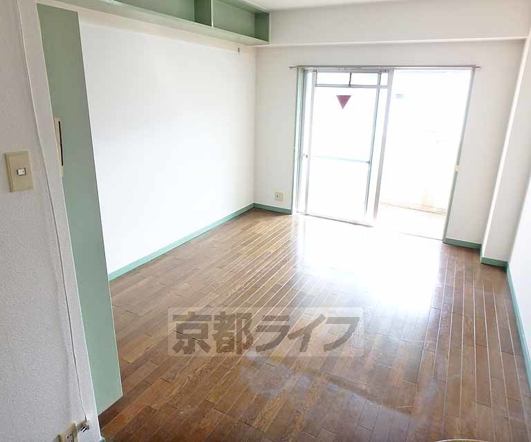 居室・リビング　明るいお部屋です