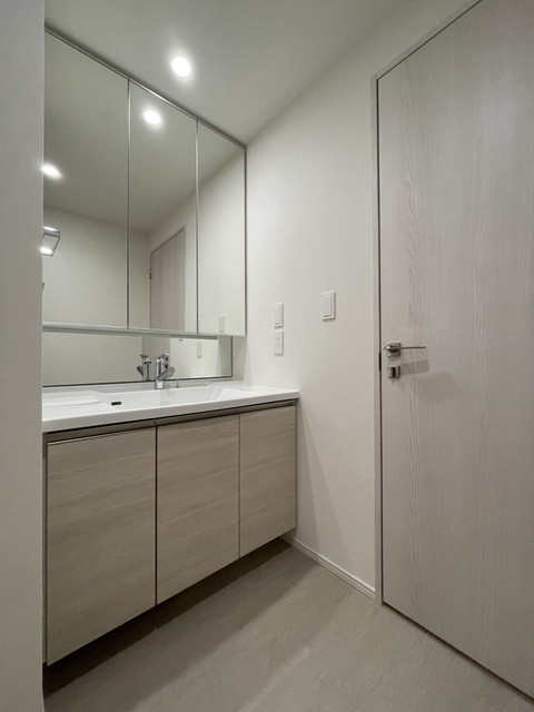 洗面設備　※写真は同タイプ住戸です。