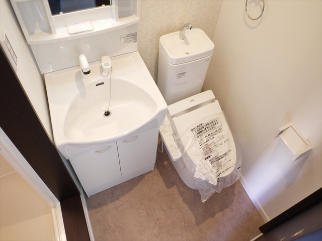 トイレ　温水洗浄便座