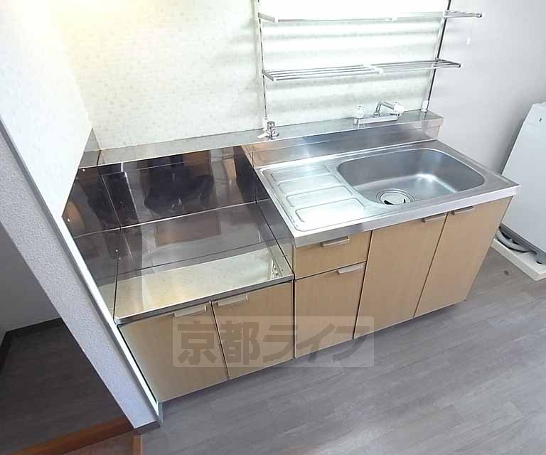 キッチン　２口コンロが設置できるキッチンです。