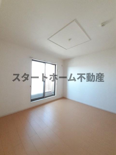 その他部屋・スペース　使い勝手のいい寝室です