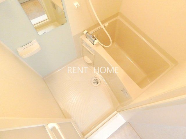 バス・シャワールーム　広めの浴室です。