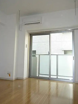 居室・リビング　別部屋の写真を使用しております。