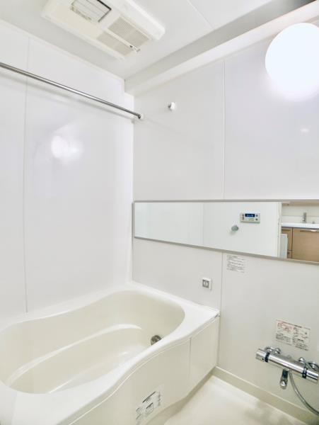 バス・シャワールーム　コンパクトで使いやすいお風呂です