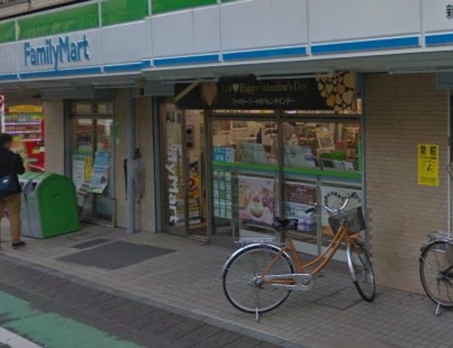 コンビニ　ファミリーマート新宿大久保二丁目店（コンビニ）まで424m