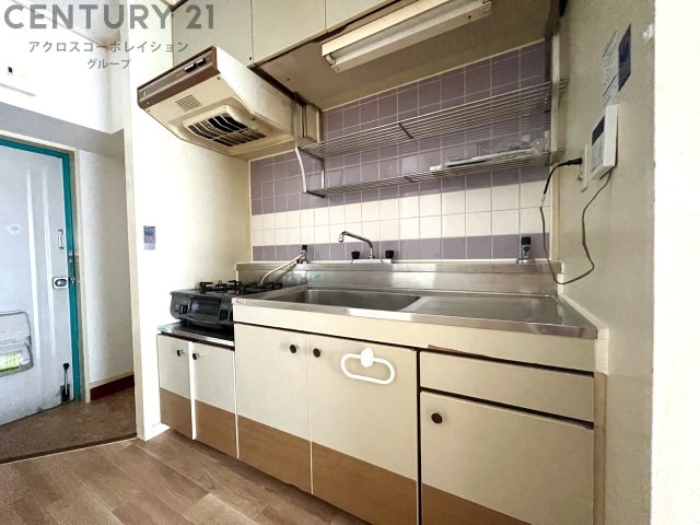 キッチン　収納たっぷりのキッチンです♪