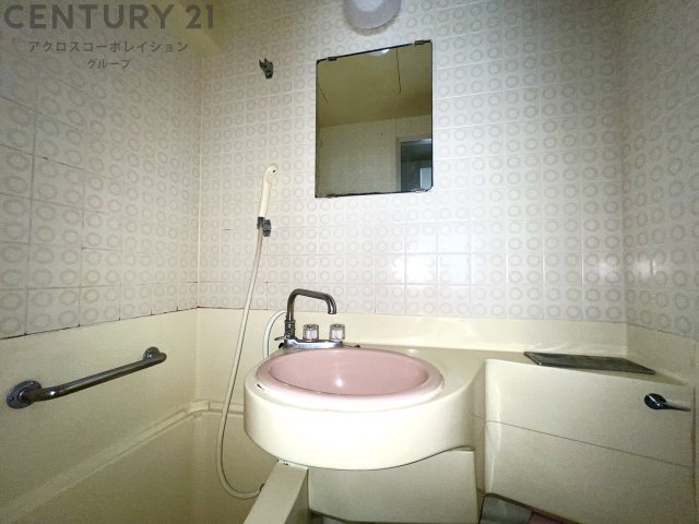 洗面設備　浴室内に洗面台あり♪