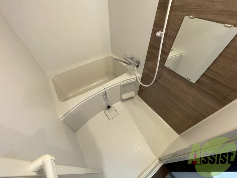 バス・シャワールーム　お風呂になります。一日の疲れを癒してくださいね。