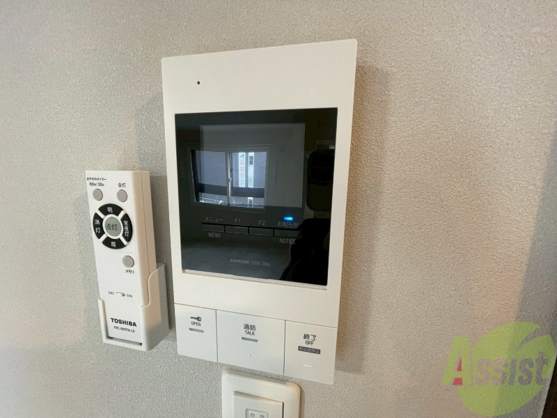 セキュリティ　ＴＶモニター付インターホンです。来客者の顔が見えるので安心！