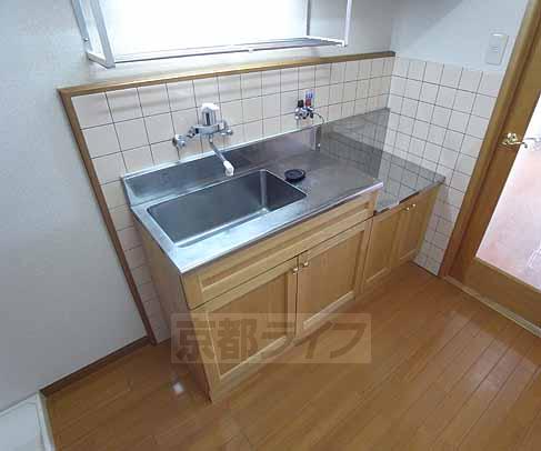 キッチン　二口ガスコンロ設置可能なキッチンです。