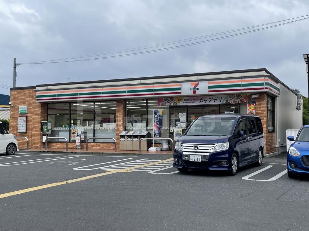 コンビニ　セブン-イレブン 鉄道博物館前店（コンビニ）まで690m