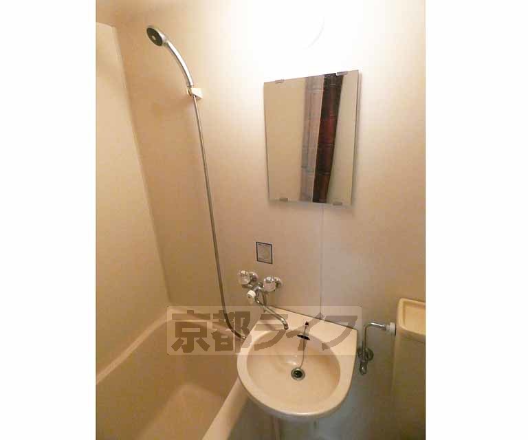 洗面設備　清潔感あります。