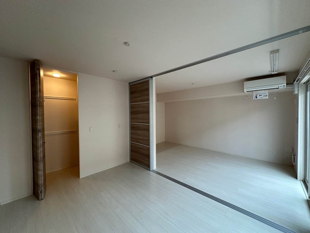 その他部屋・スペース　南向き洋室6.1帖☆ワンステップクローゼットがあります♪お洋