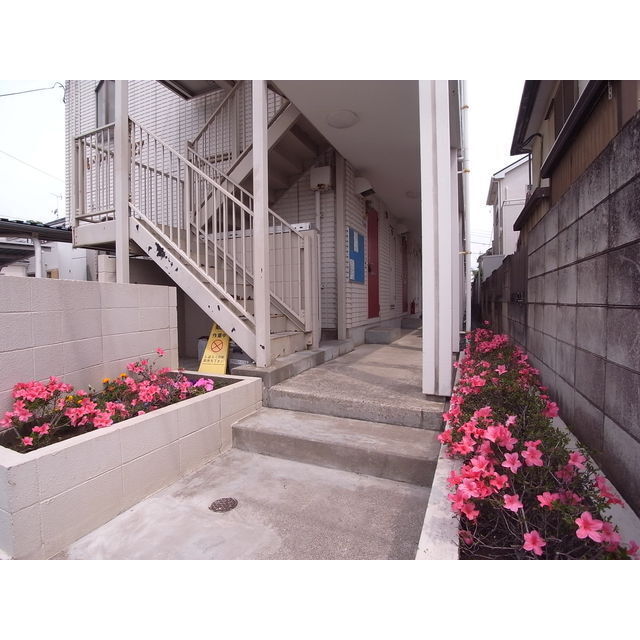 エントランス　エントランスにはきれいなお花