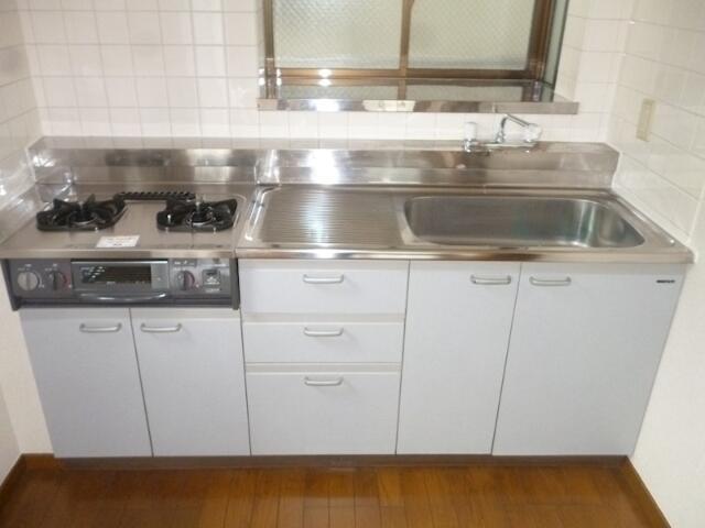 キッチン　２口コンログリル付き