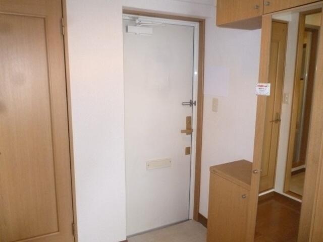 玄関　収納もある玄関です