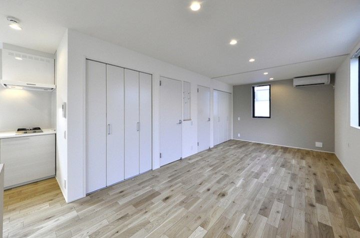 居室・リビング　☆明るい洋室☆