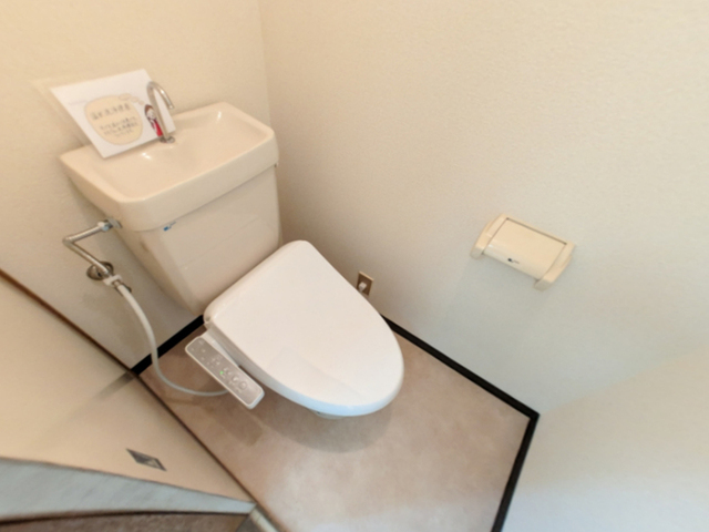 トイレ　温水洗浄暖房便座