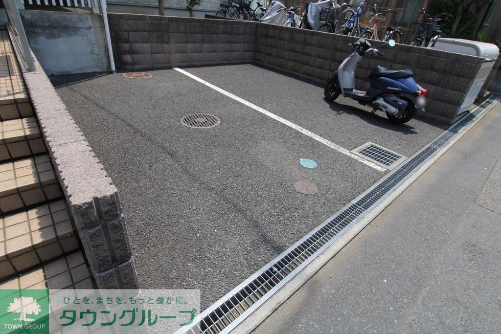 駐車場　駐車場