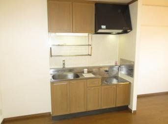 キッチン　追い焚き付き浴室