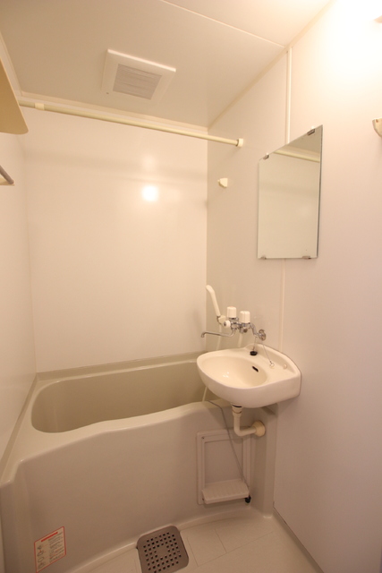 バス・シャワールーム　※別室参照写真