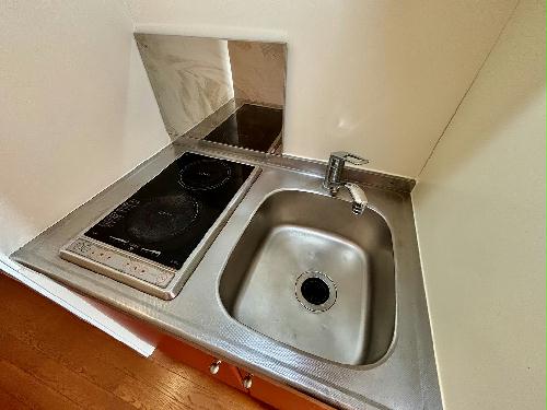 キッチン　設備・仕様は号室により異なる為、現況を優先いたします。