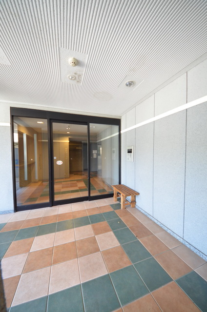 エントランス　★マンションならでは、しっかりしたエントランス★