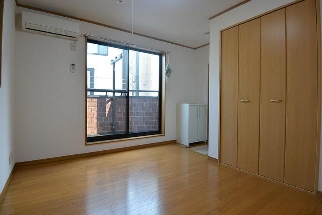 居室・リビング　～明るいお部屋です～