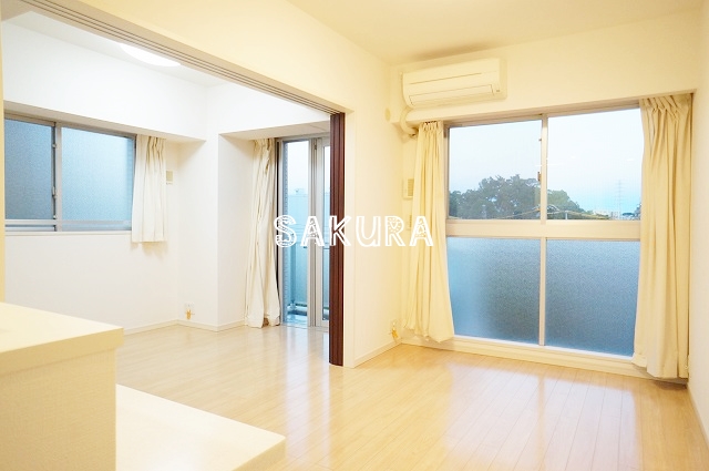 居室・リビング　使いやすい形の為、レイアウトを楽しめます♪