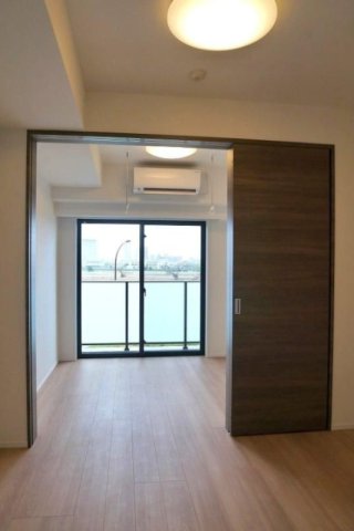 居室・リビング　別号室参考写真