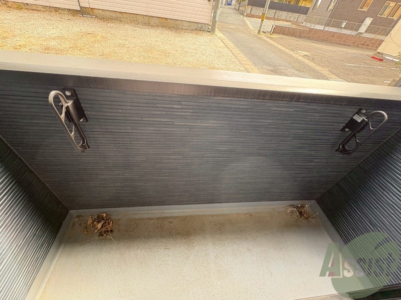 バルコニー　バルコニーにも洗濯物を干すとこがあるのは嬉しいですね。