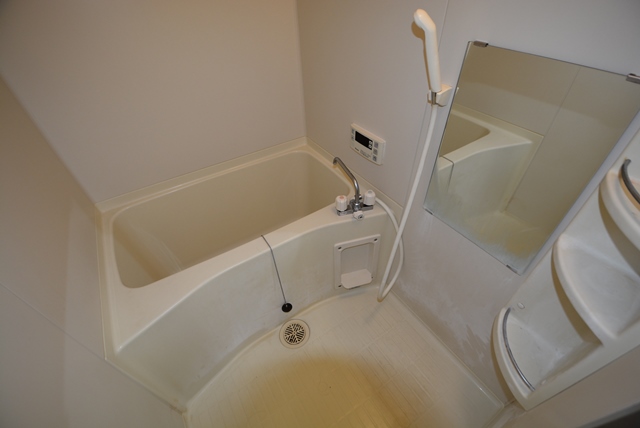 バス・シャワールーム　シンプルで機能的なユニットバスです！