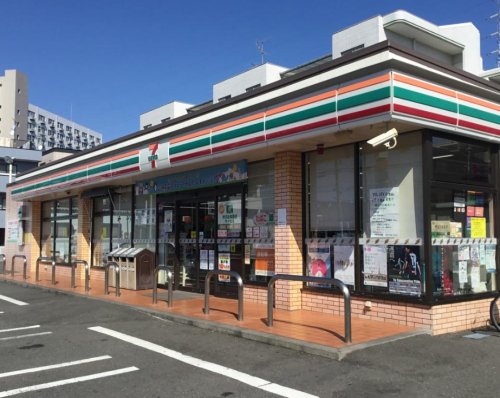 コンビニ　セブンイレブン 川崎子母口店（コンビニ）まで326m