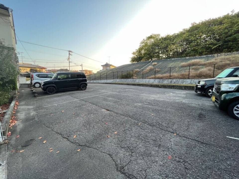 駐車場　駐車場