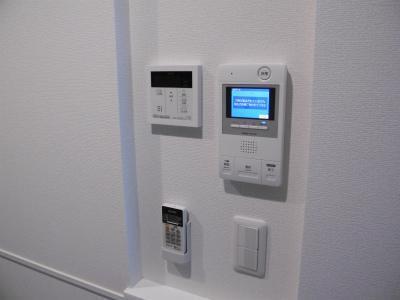セキュリティ　モニター付きインターホン