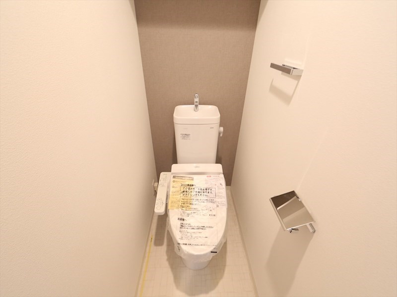 トイレ　温水洗浄暖房便座付トイレ