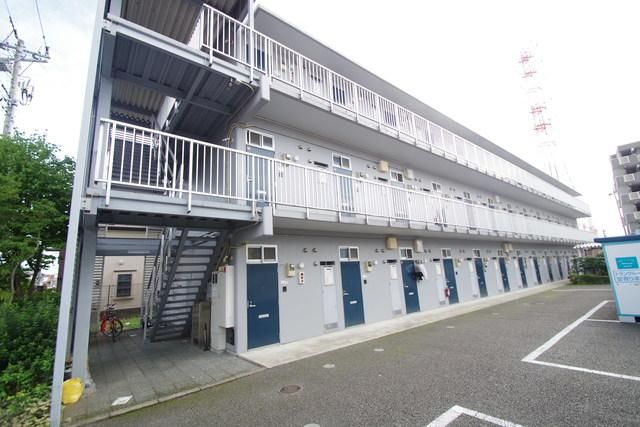 建物外観　★バスを利用して駅まで行くこともできます★